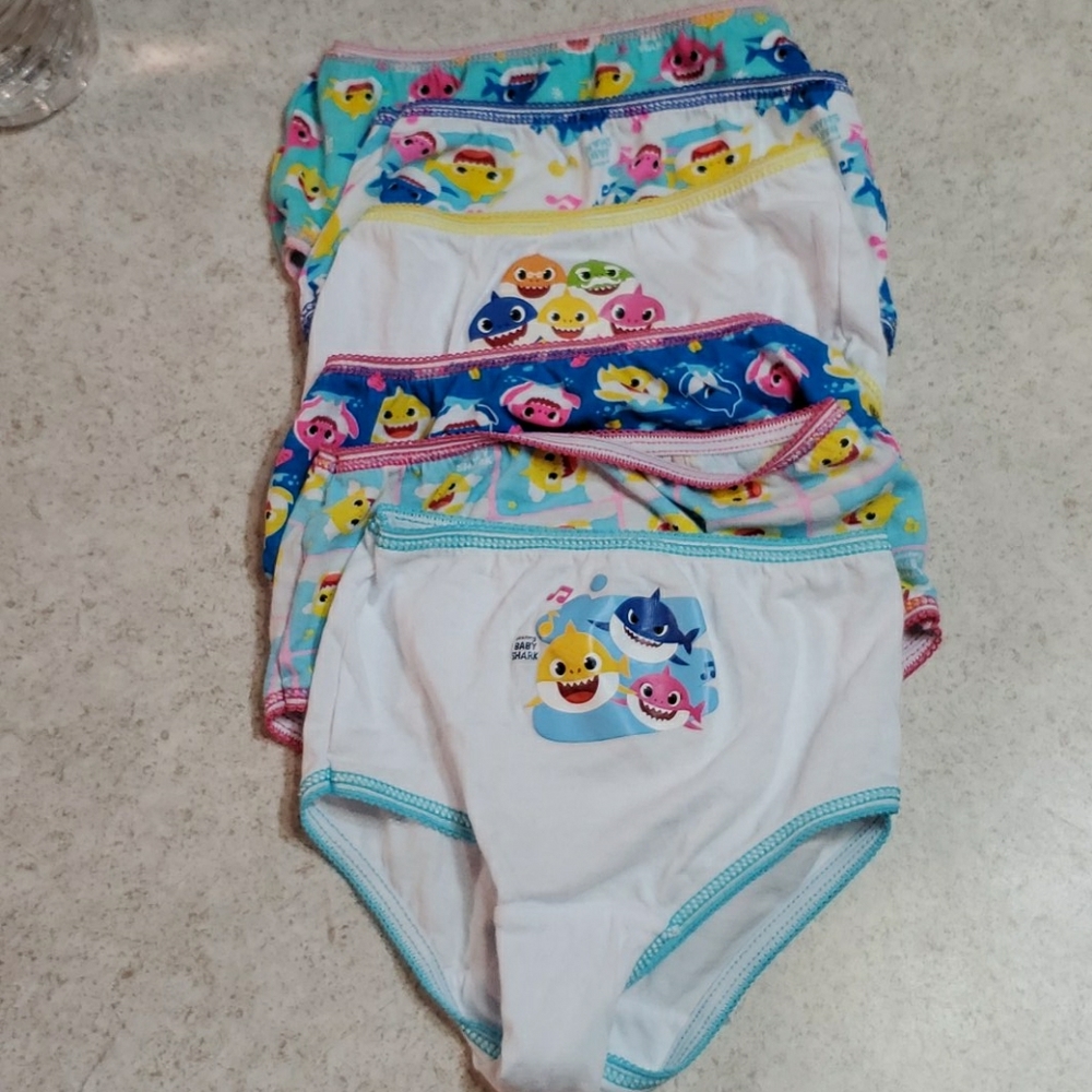 6 pairs baby shark panties